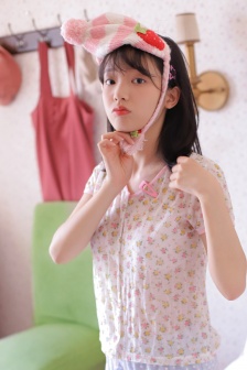 老师让我脱她乳罩摸她乳